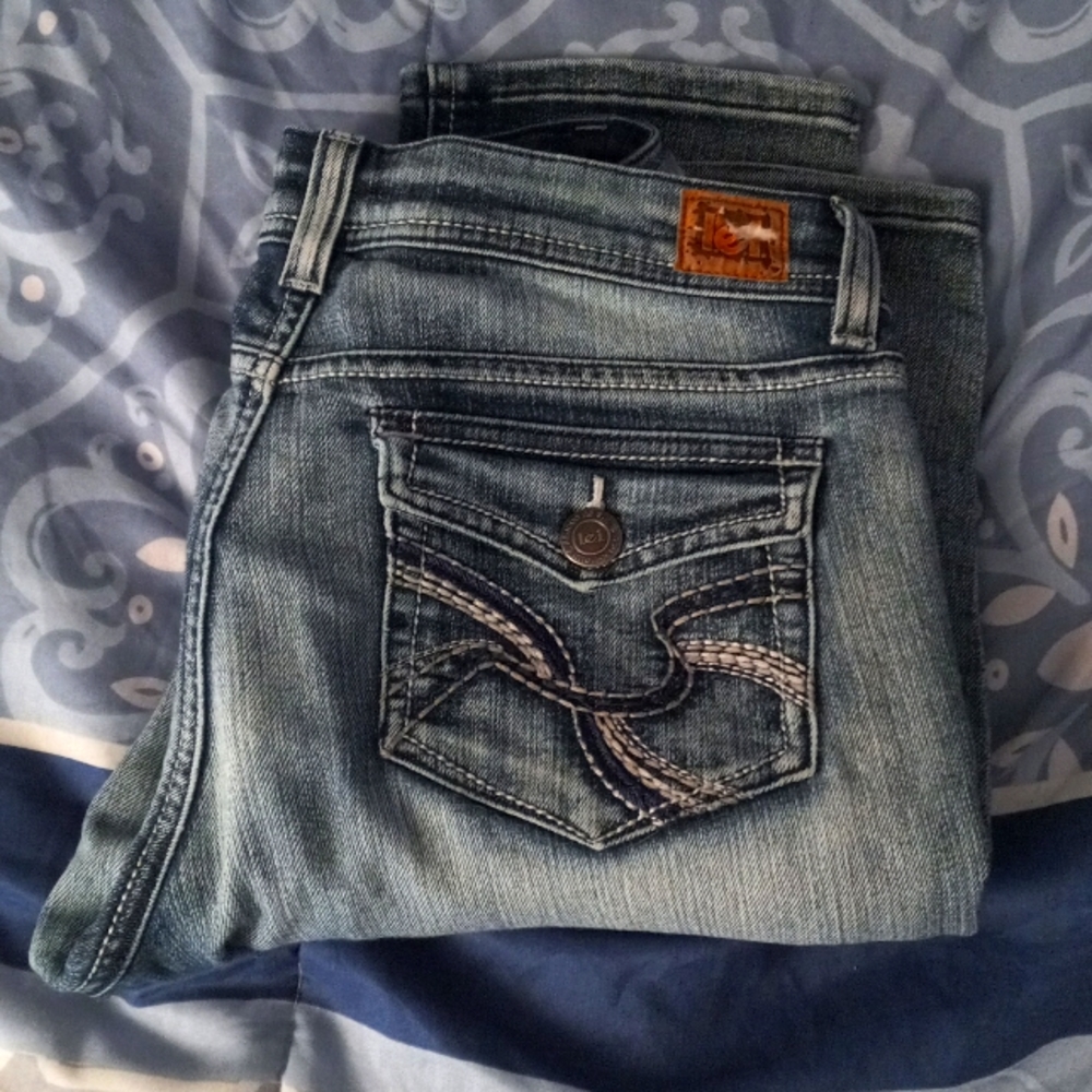 L e i Sophia hipster flare jeans size nine straight leg